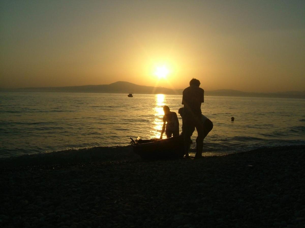 Agali 2 Maizonette Front Of The Sea Apartment Akrogiali Luaran gambar